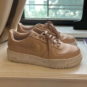 Nike Air Force 1 Low Pixel